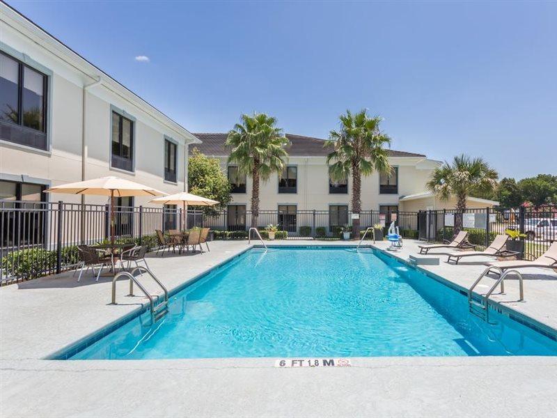 Baymont By Wyndham Savannah/Garden City Порт-Вентворт Екстер'єр фото